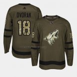 Camiseta Hockey Arizona Coyotes Christian Dvorak 2018 Salute To Service Verde Militar