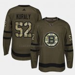 Camiseta Hockey Boston Bruins Sean Kuraly 2018 Salute To Service Verde Militar