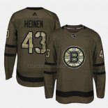 Camiseta Hockey Boston Bruins Danton Heinen 2018 Salute To Service Verde Militar