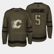 Camiseta Hockey Calgary Flames Mark Giordano 2018 Salute To Service Verde Militar