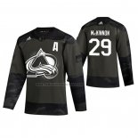 Camiseta Hockey Colorado Avalanche Nathan Mackinnon 2019 Veterans Day Camuflaje